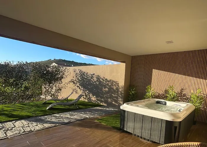 Turismo E Alojamento Dos Lagos Do Sabor - Piscina & Spa
