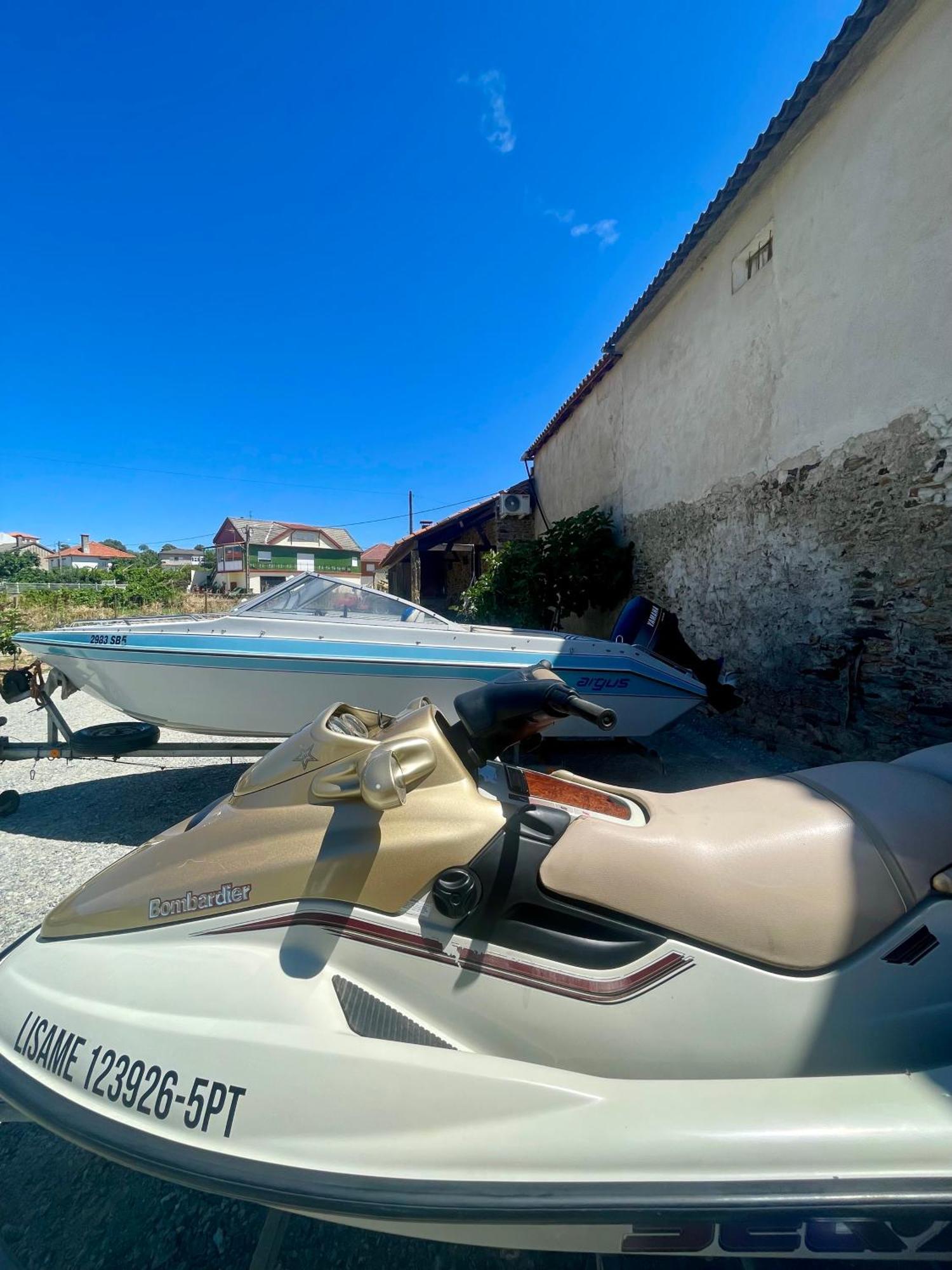 Turismo E Dos Lagos Do Sabor - Piscina & Holiday home Meirinhos