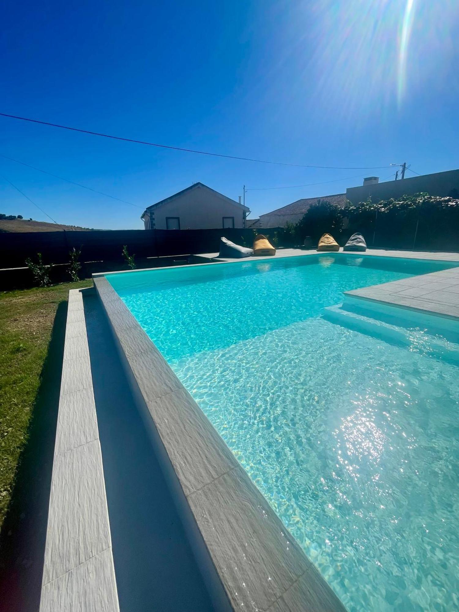Turismo E Dos Lagos Do Sabor - Piscina & Meirinhos